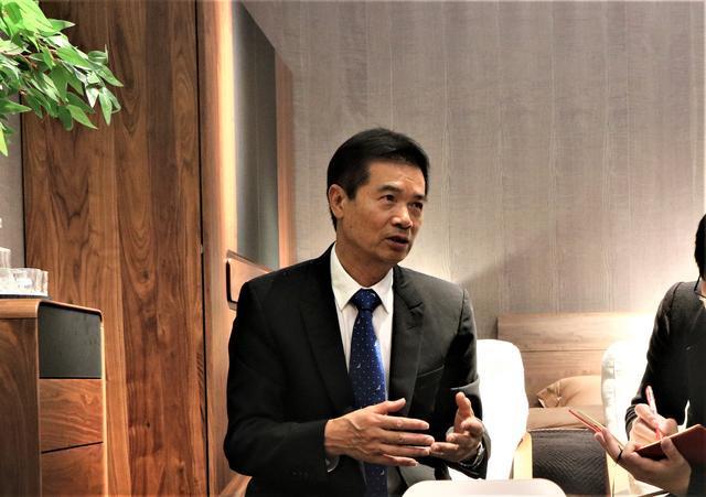 Lin Binghui, chairman of Huahui Furniture: We do not pursue a honeycomb!